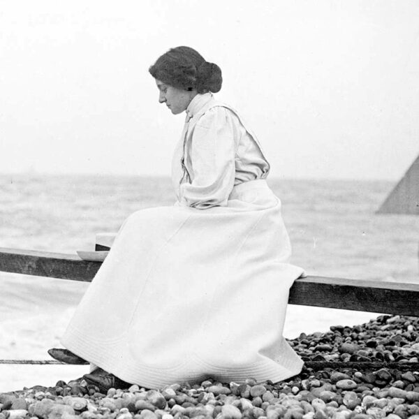 Florence at the seaside, 1915