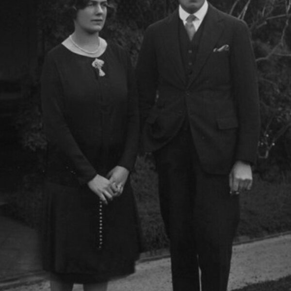 Joan and Daryl Lindsay 1925